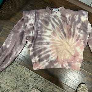 Sweater tie dye